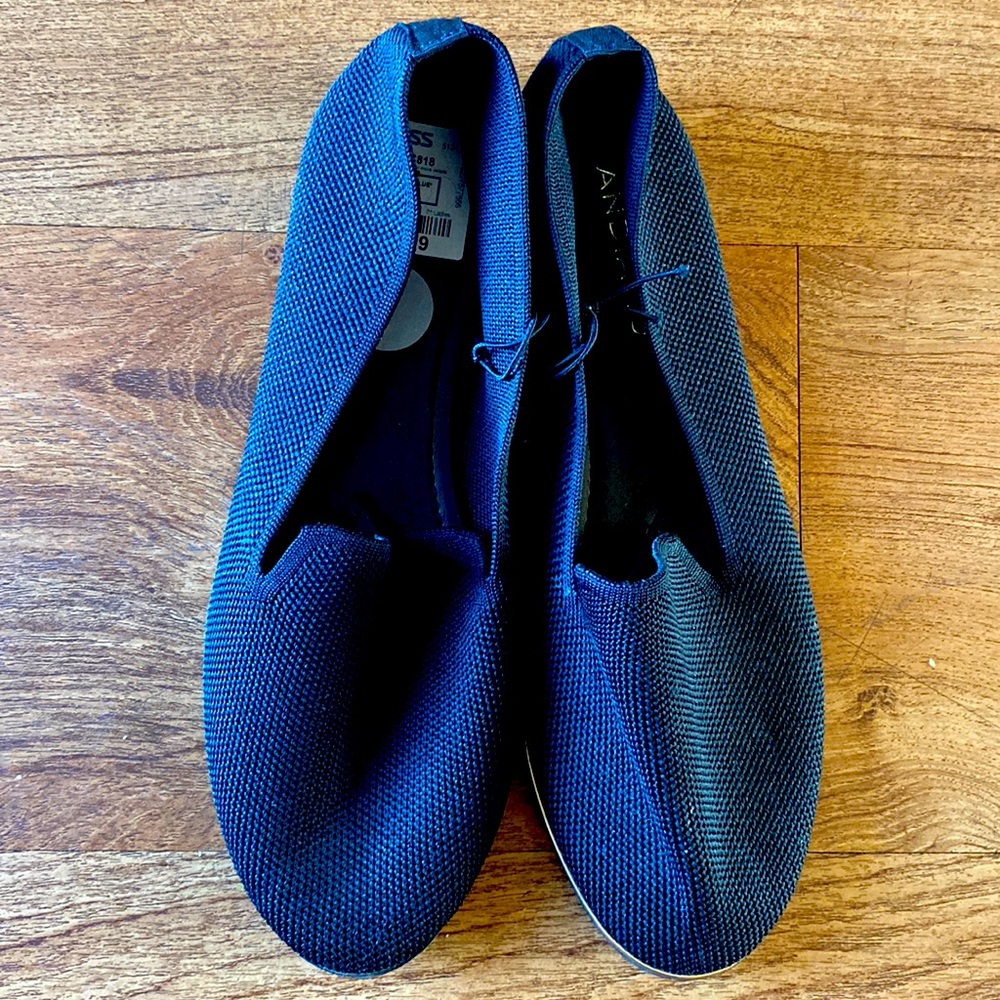 Black Andiamo dress shoes.